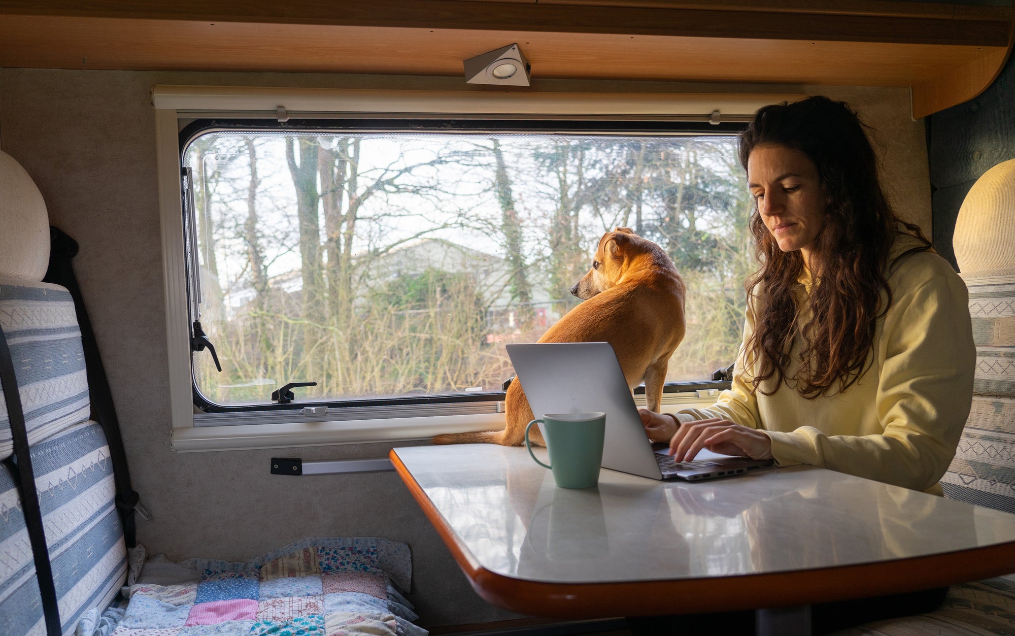 A Guide to Setting Up Mobile Internet in Your RV